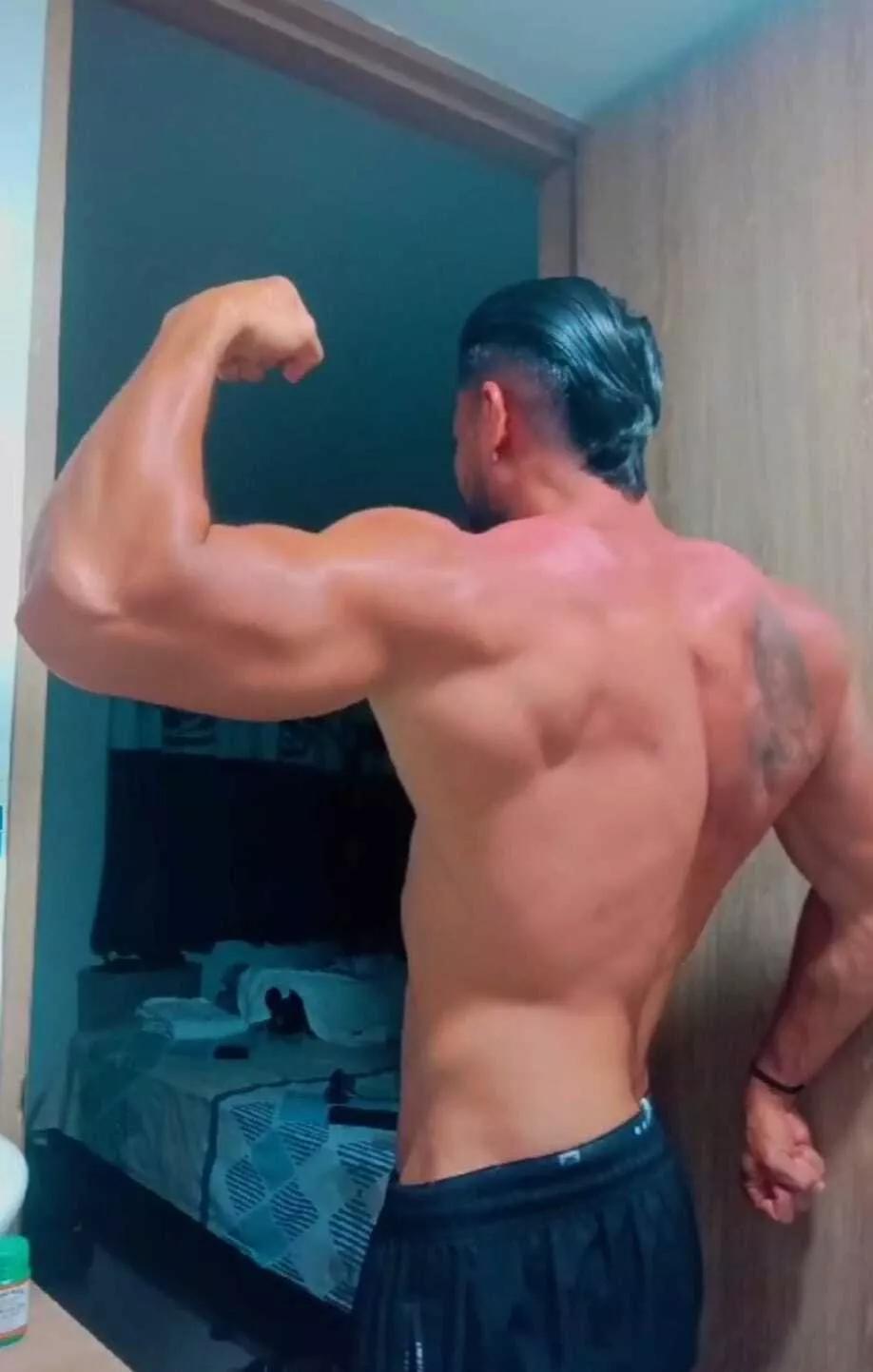 Offline PIPE_BIGCOCK on Streamate