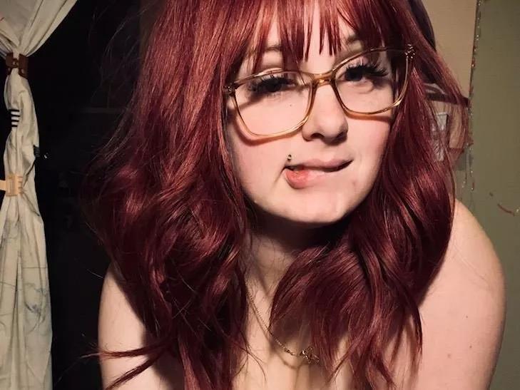 Offline RosalieWilliams on Streamate