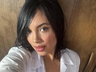 ScarletCarterr — Curvy, sexy, and full of temptation. I tease with my body, my eyes, and my voice. I love attention and know exactly how to keep you wanting more. Stay, relax, and enjoy the view.