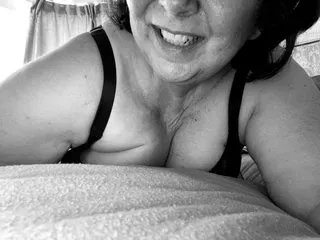 Offline ScarlettxxCherry on Streamate