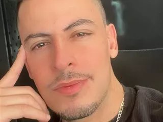 Offline scottymusic on Streamate