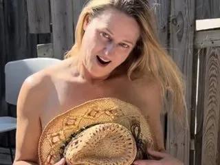 Silkie120 on Streamate