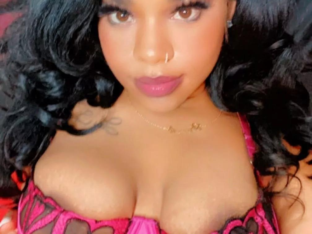 Sunny_Bunnie on Streamate 