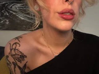 Offline TattooedTeaseXXX on Streamate