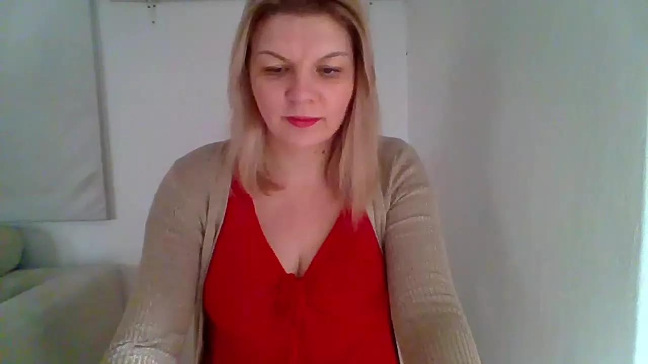 AdriannaHoney on Streamray 