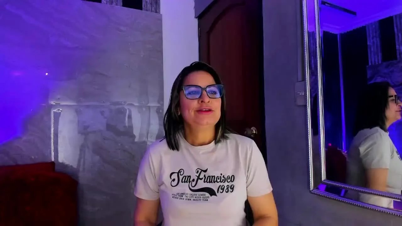 Offline AgathaPleasure on Streamray