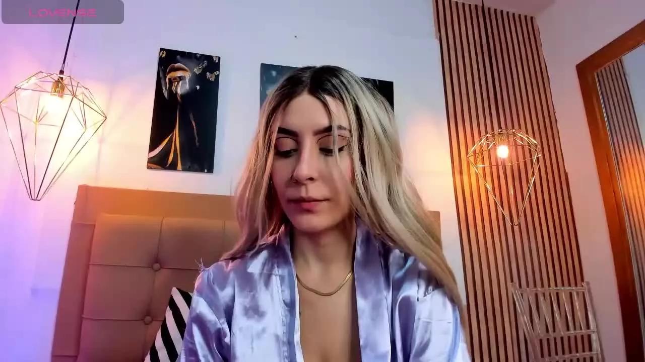 AlesziaRose on Streamray 