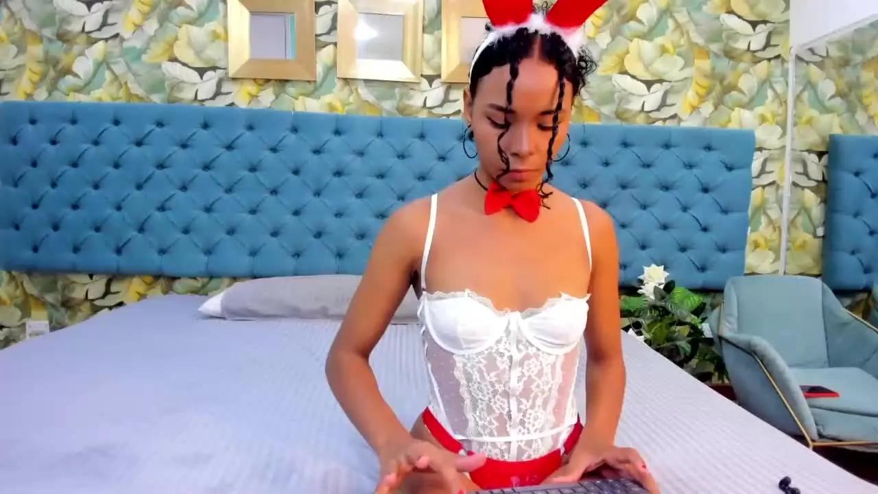 AlexiiaBrown on Streamray