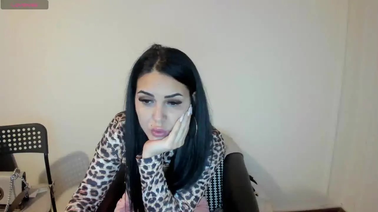 Offline Aliciaraynee on Streamray