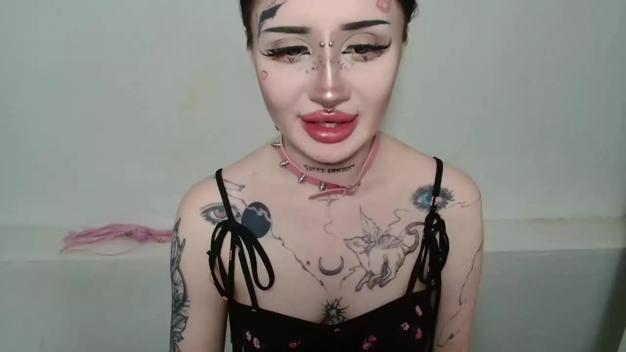 alisa_tattoogirl on Streamray 