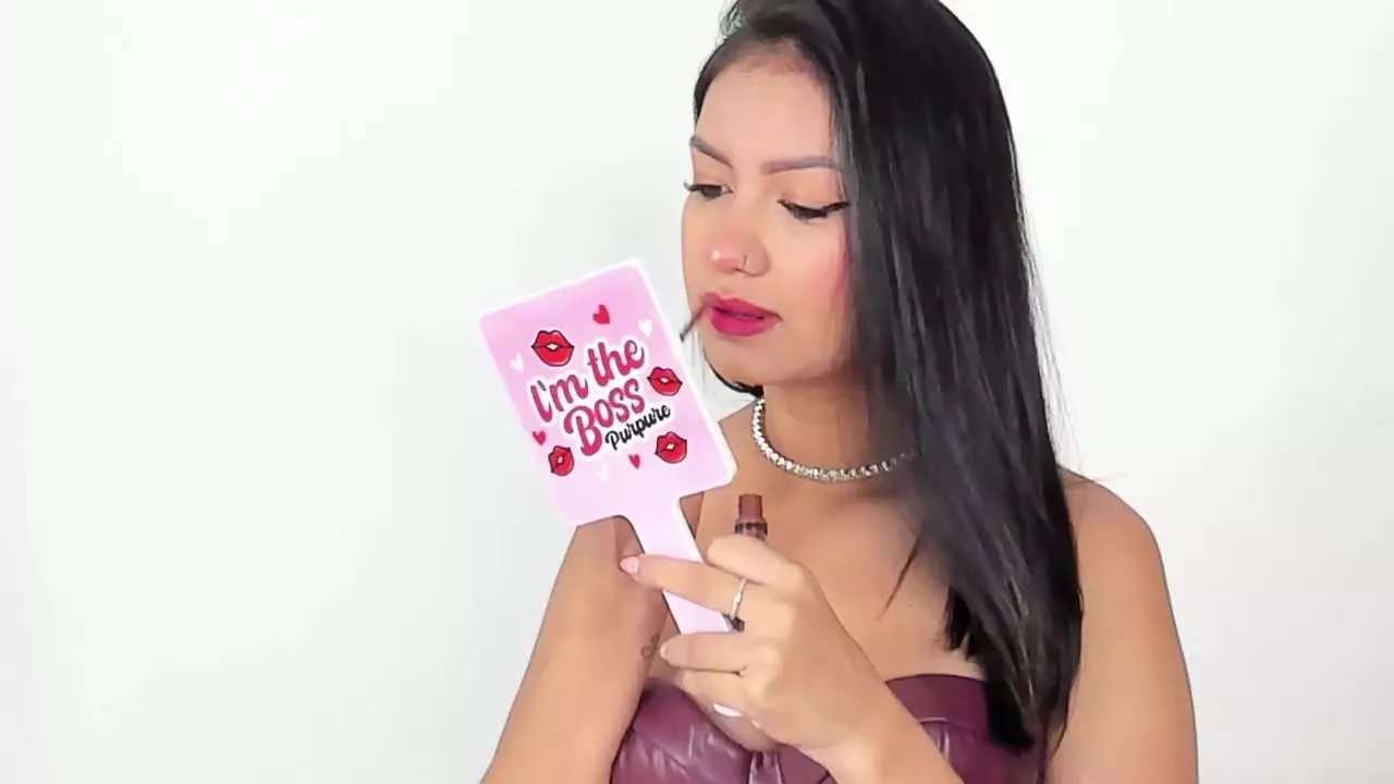 Offline AnnaFendi on Streamray