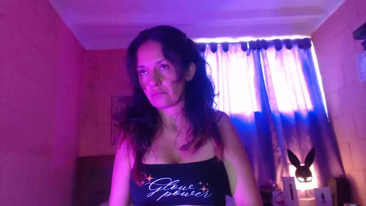 Anngela_Tayson on Streamray 