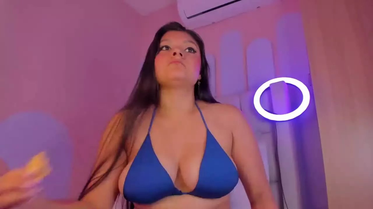 AnnyBlue on Streamray 