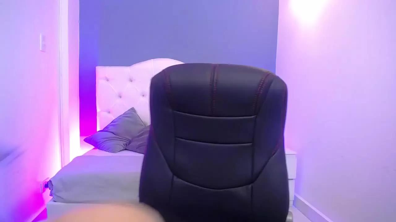 Antonela_Jons on Streamray 