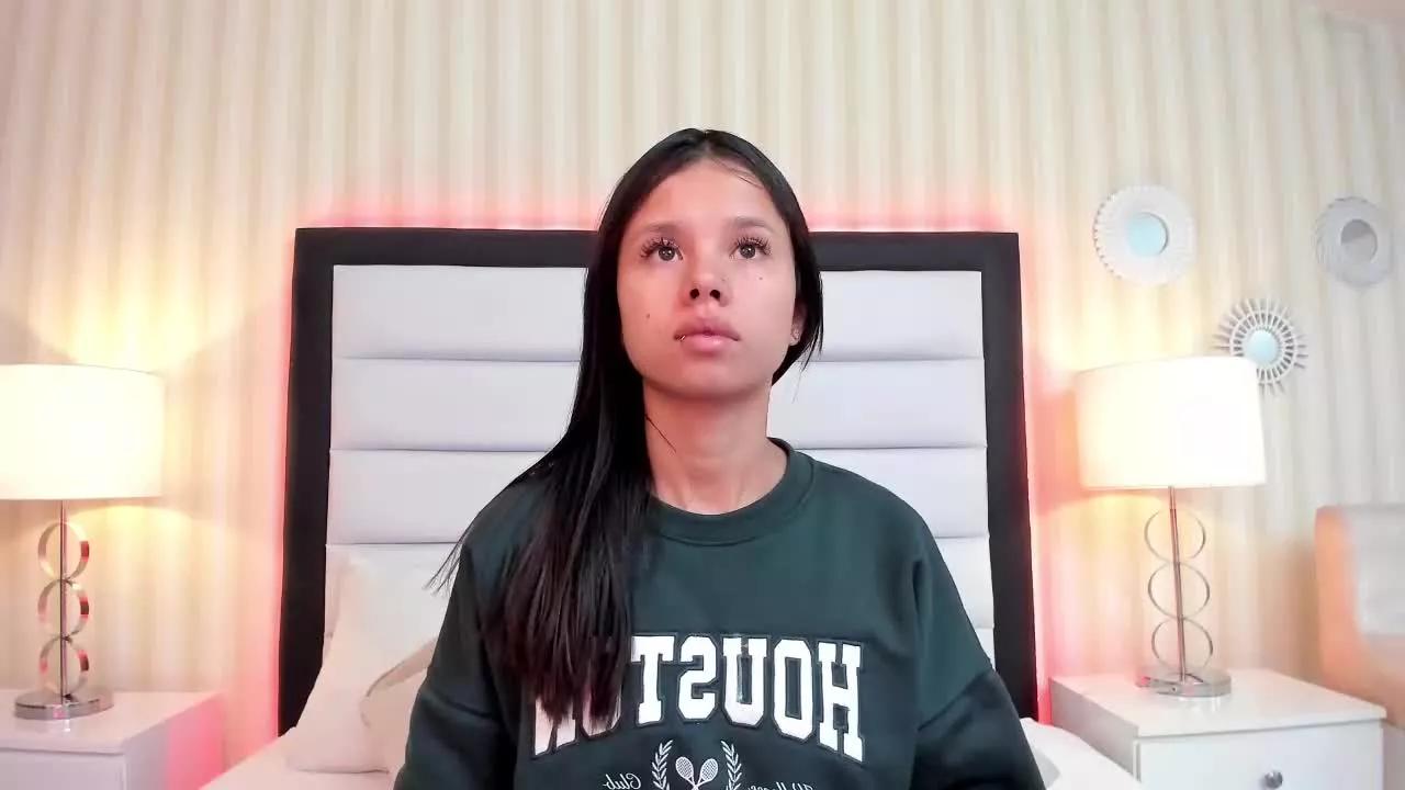 ArianaCollihs on Streamray 