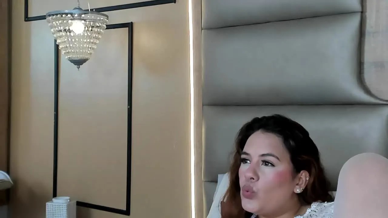 Offline Averagedkiss1 on Streamray