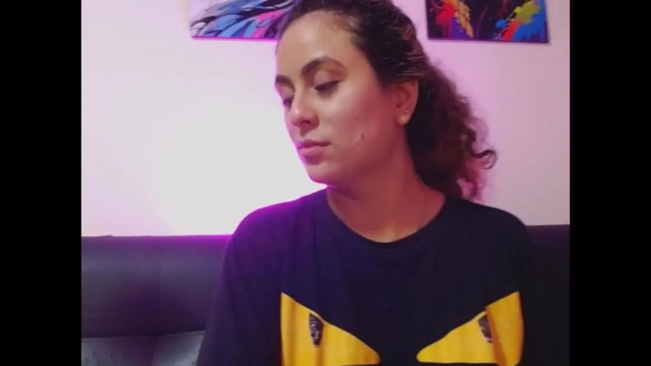 Offline CarolineJSmith on Streamray