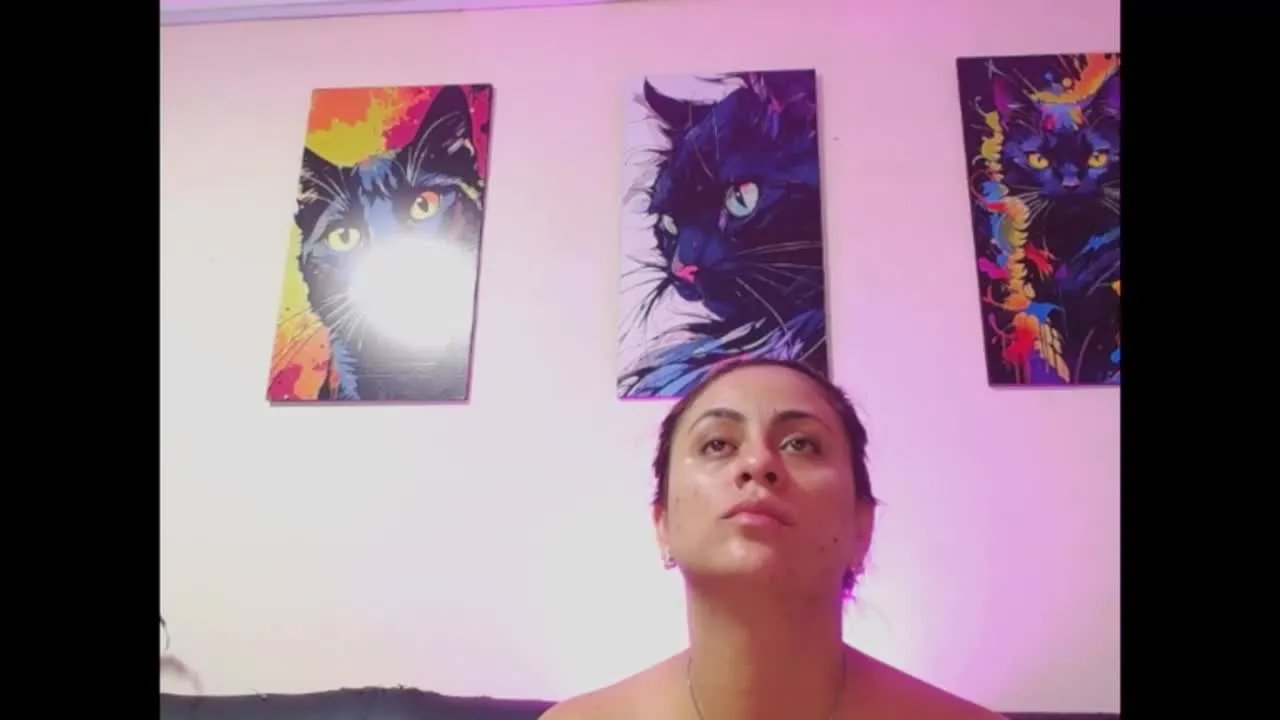 Offline CarolineJSmith on Streamray