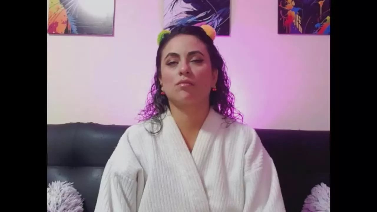 Offline CarolineJSmith on Streamray