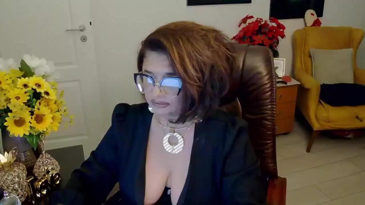 ClassybutNaughty on Streamray 
