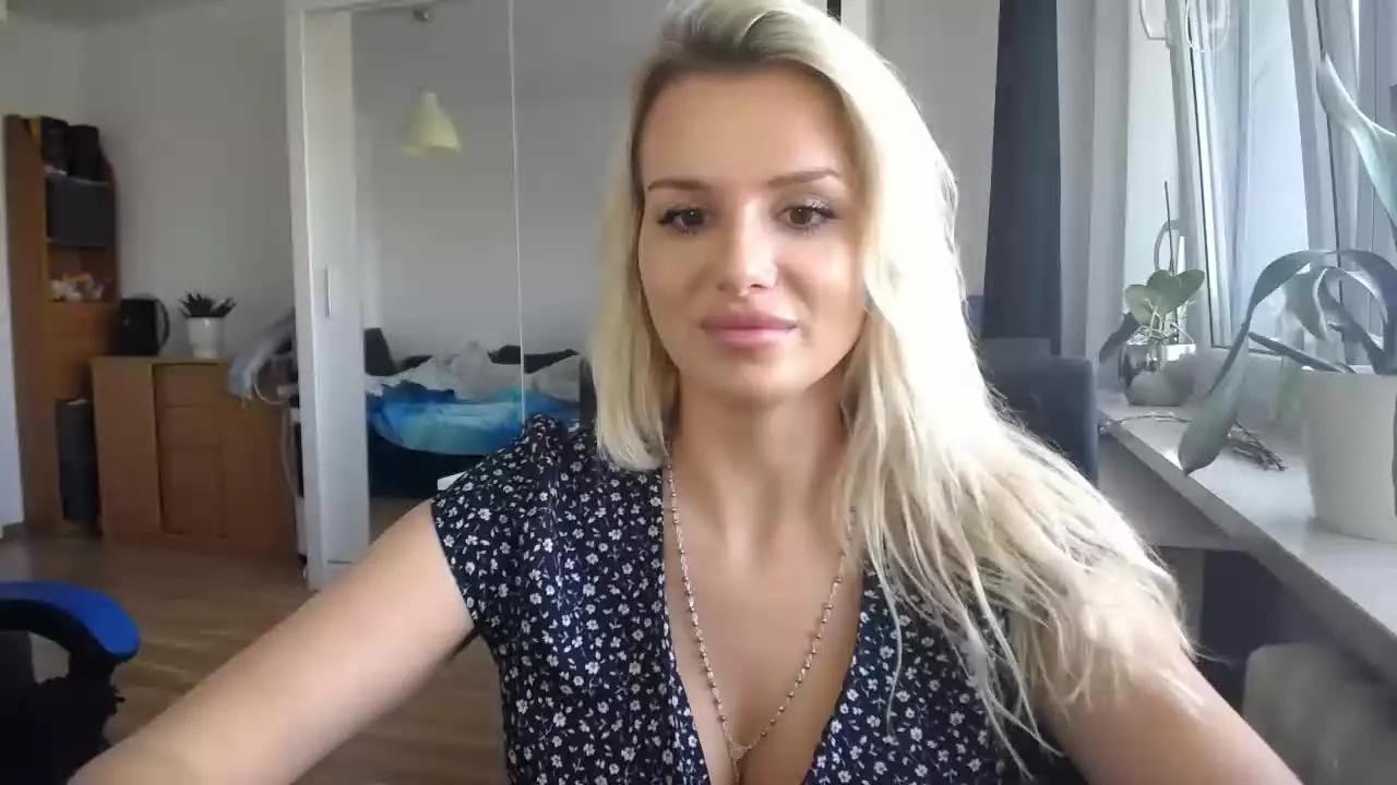 CorneliaDoll on Streamray 
