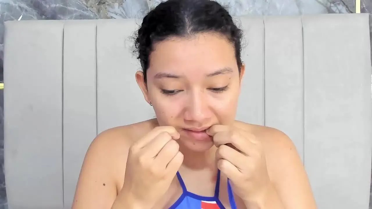 Offline debora_ks on Streamray