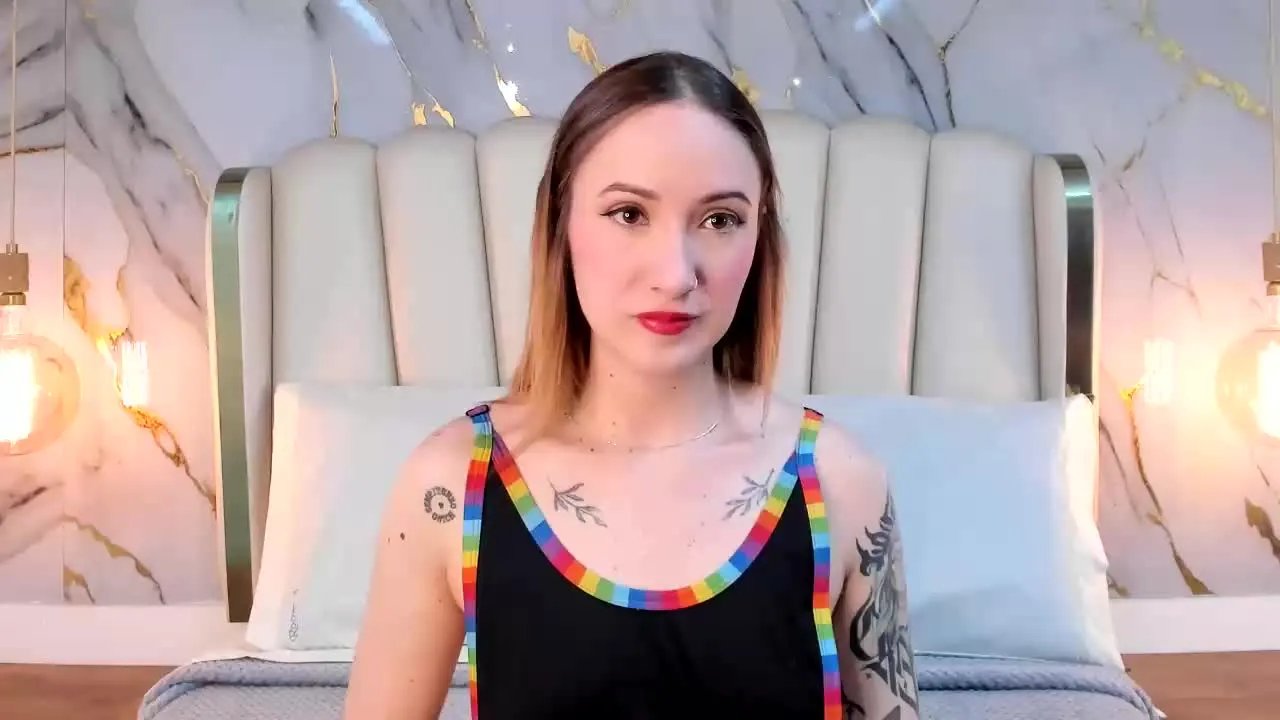 Offline Hannah_Lane on Streamray