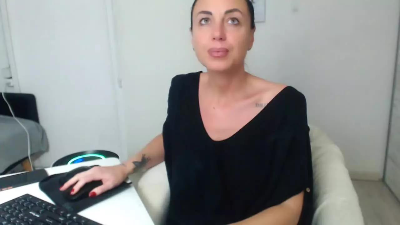 JolieCarla on Streamray 
