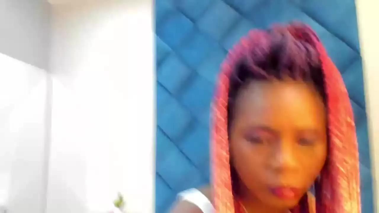 KariMiler on Streamray 