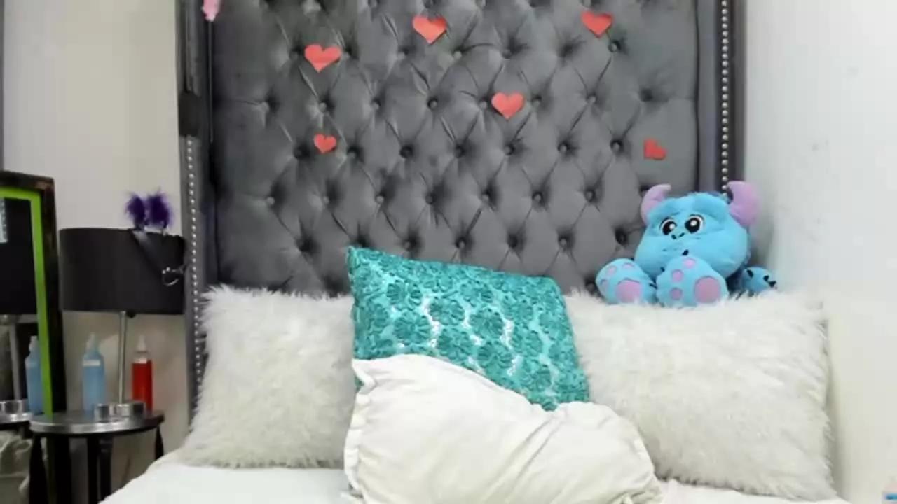 LhindaCarter on Streamray 