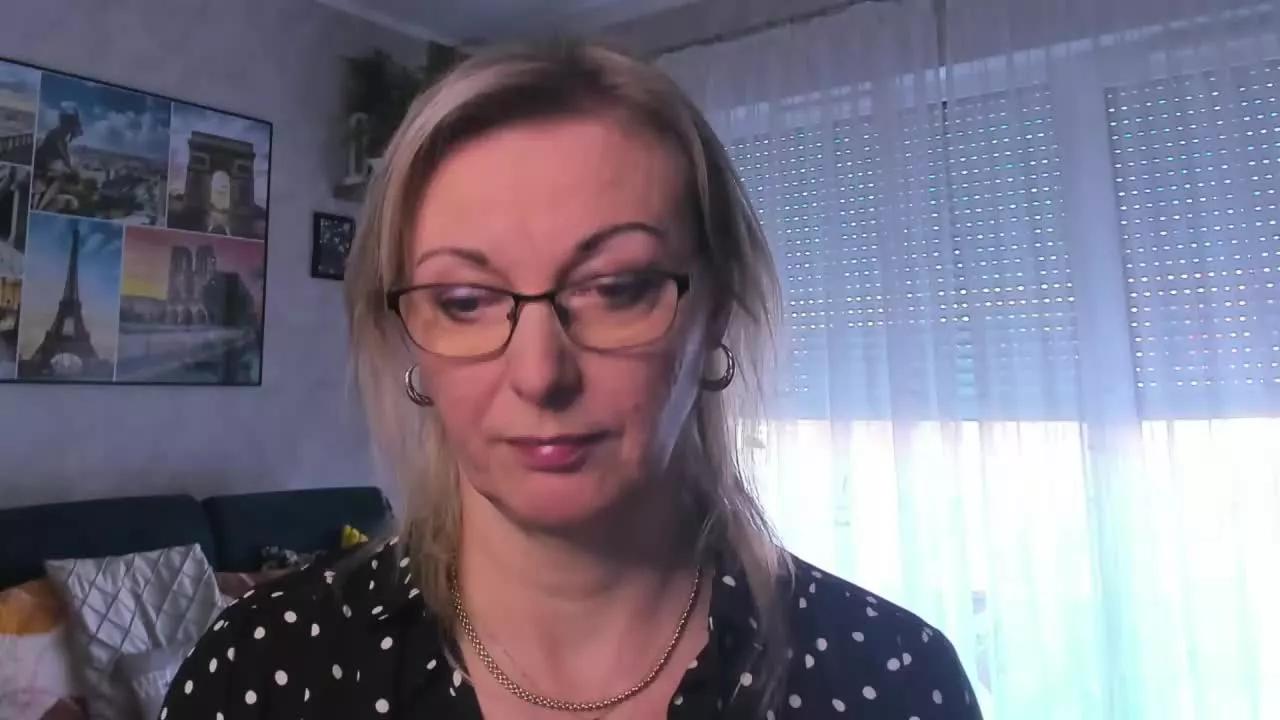 LUXvanessa on Streamray 