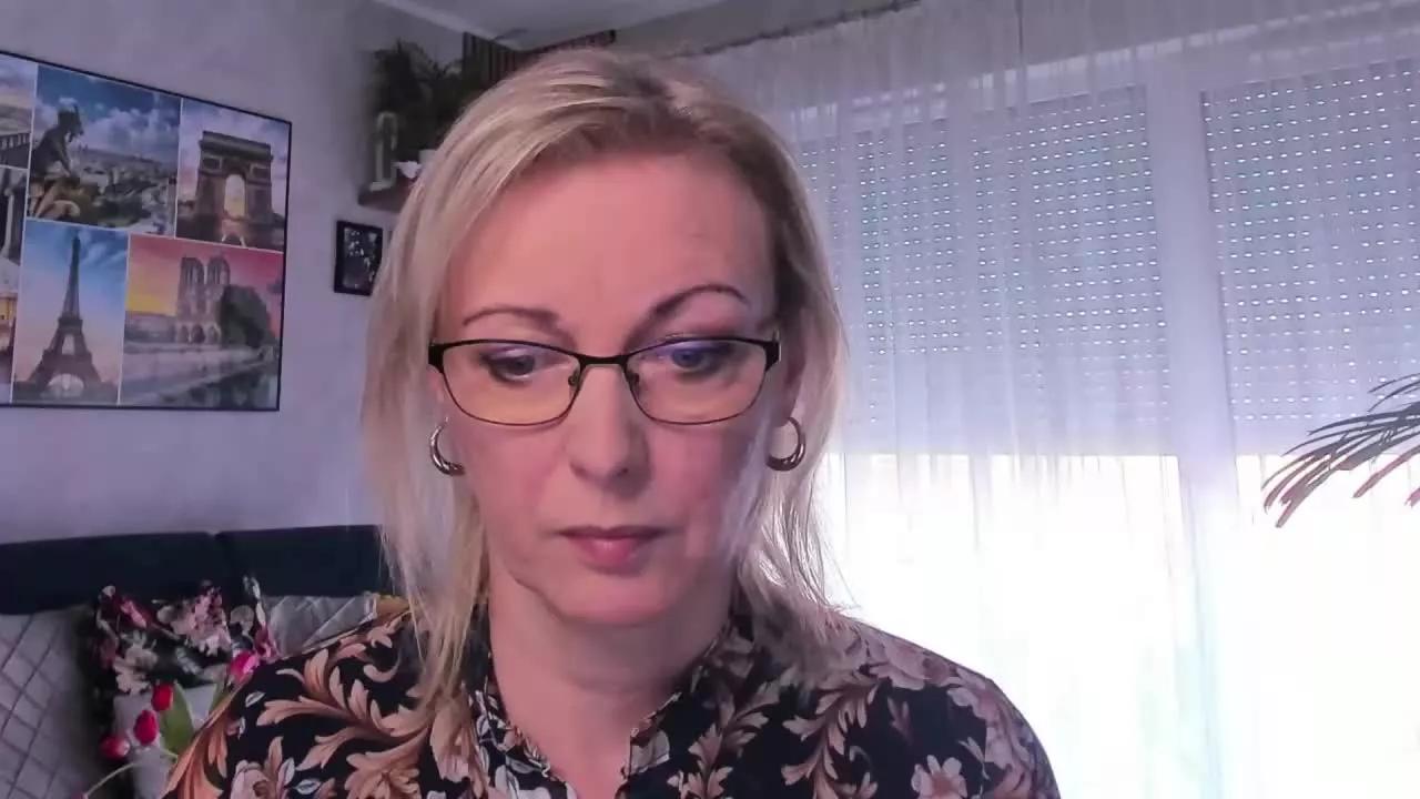 LUXvanessa on Streamray 