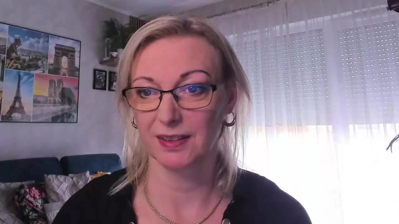 LUXvanessa on Streamray 