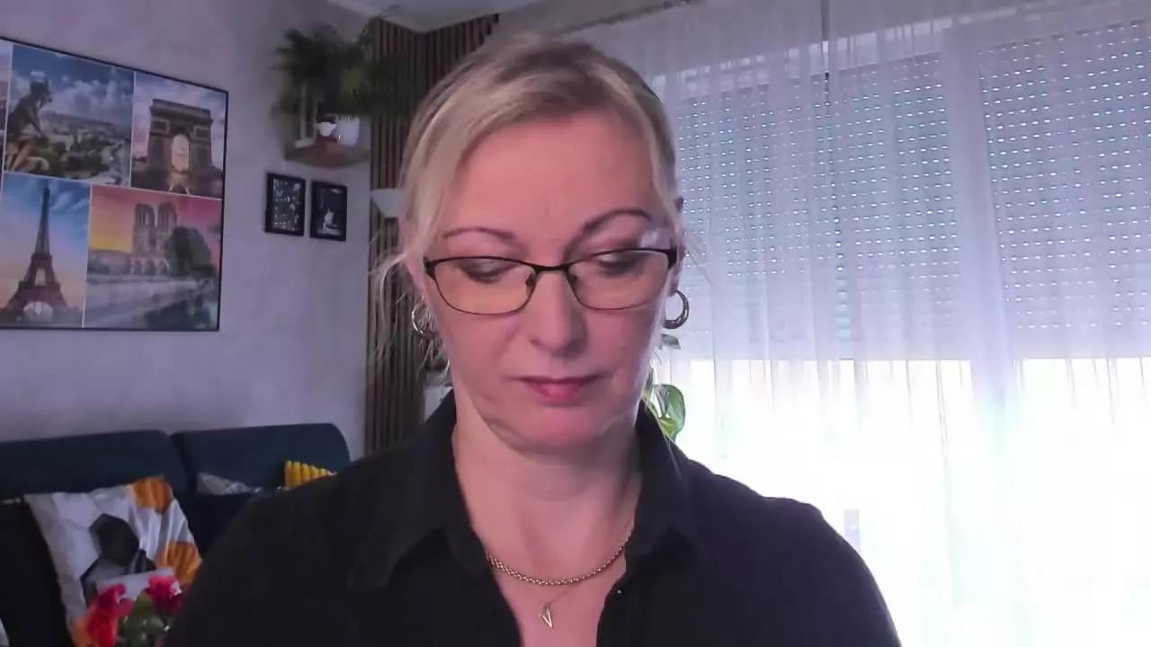 LUXvanessa on Streamray 