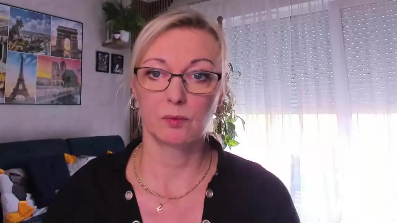 LUXvanessa on Streamray 