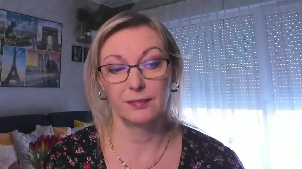 LUXvanessa on Streamray 