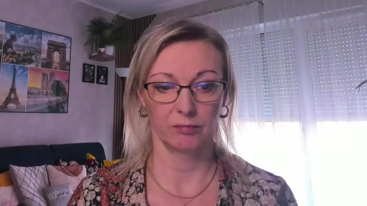 LUXvanessa on Streamray 