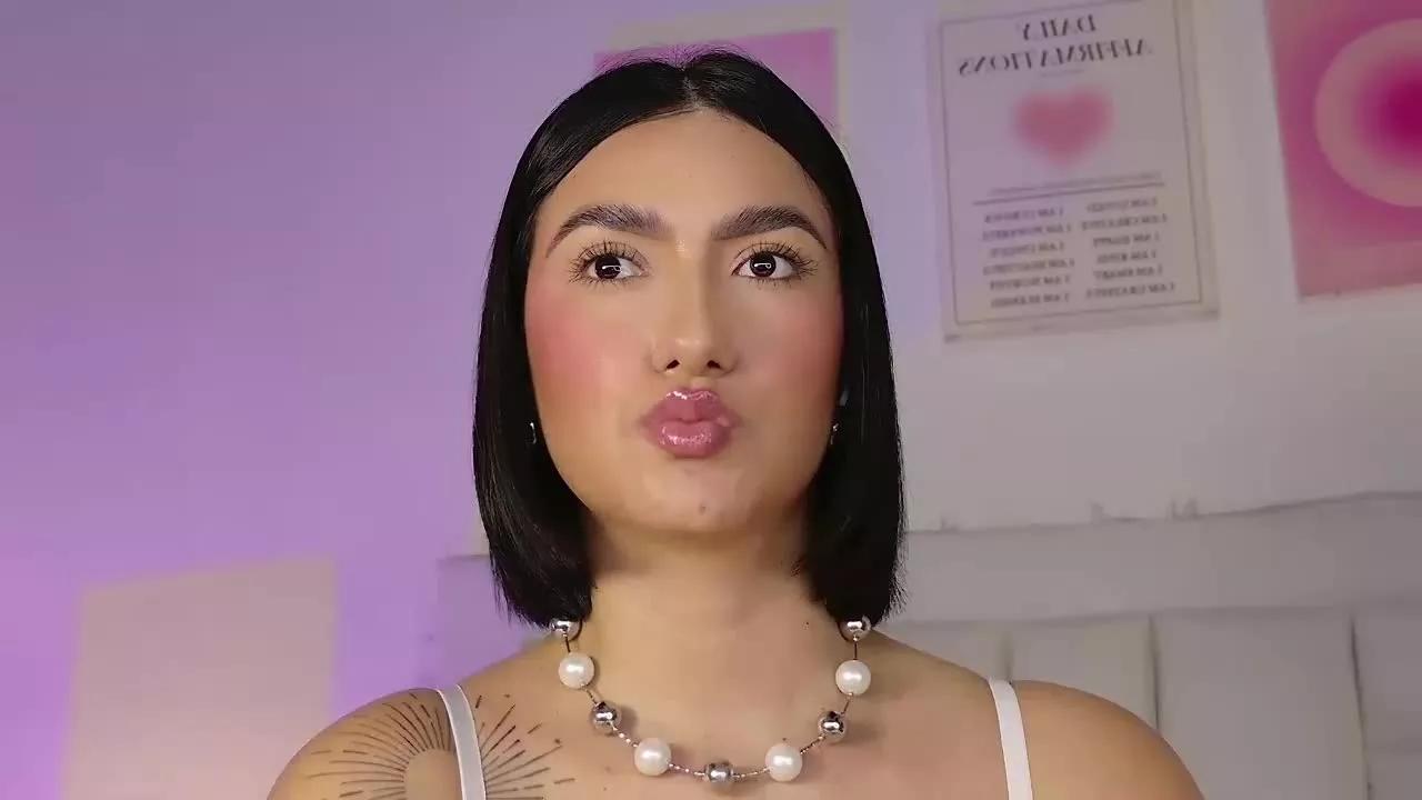 ManuelaHall on Streamray 
