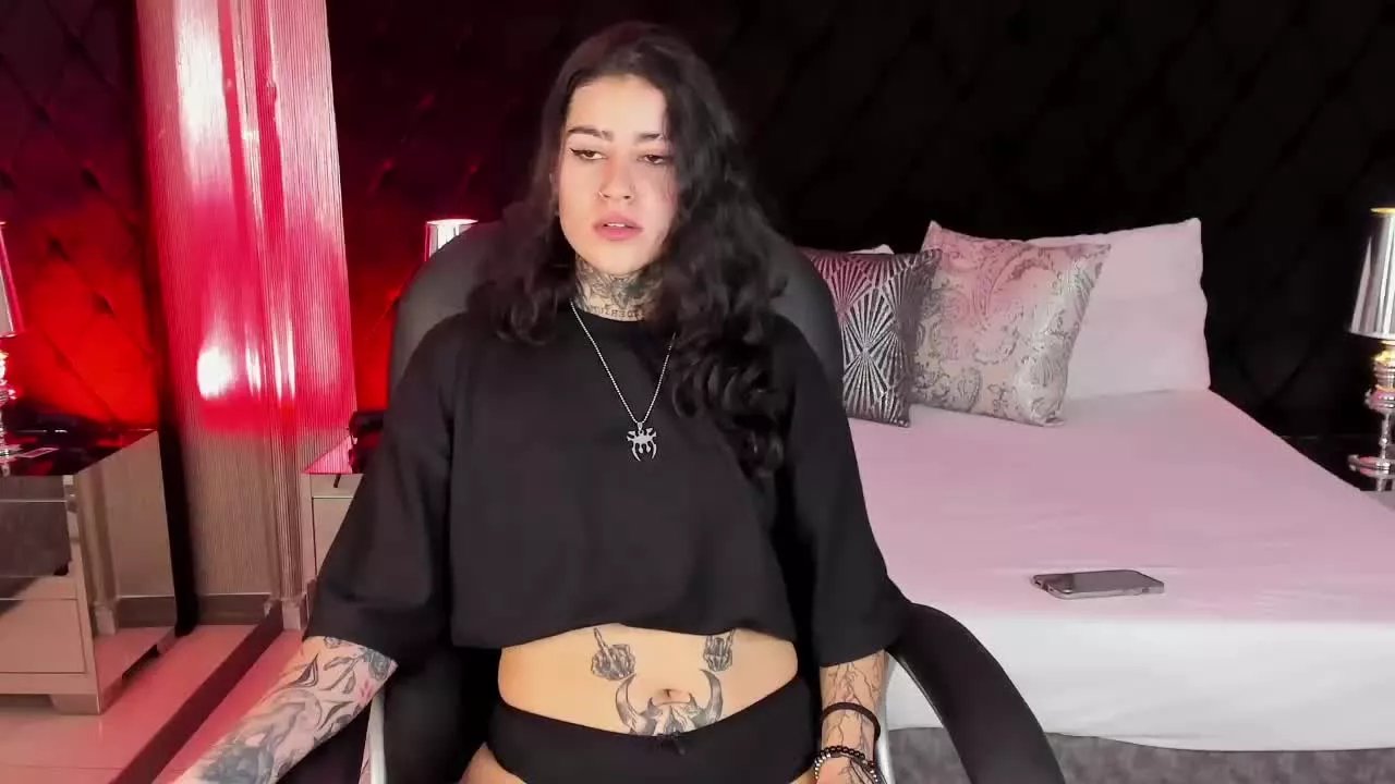 Offline MarcelineWoods on Streamray