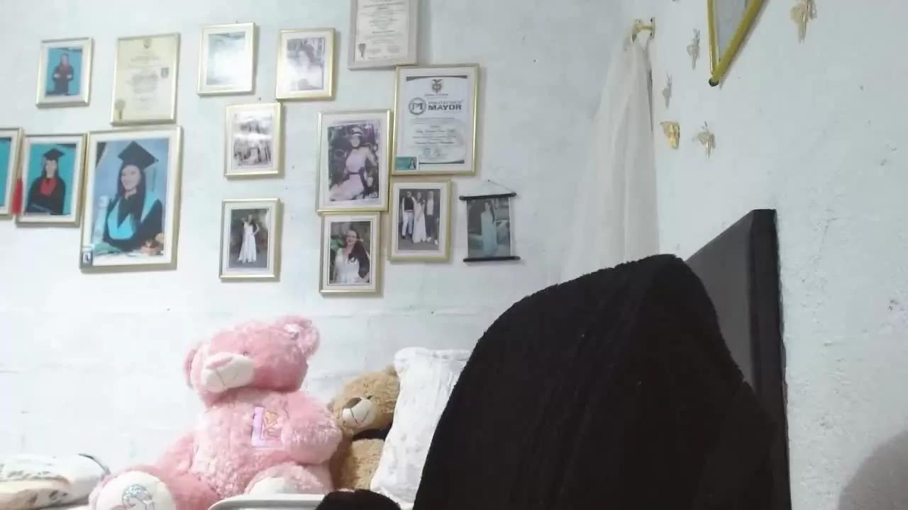 MiaSaing on Streamray 