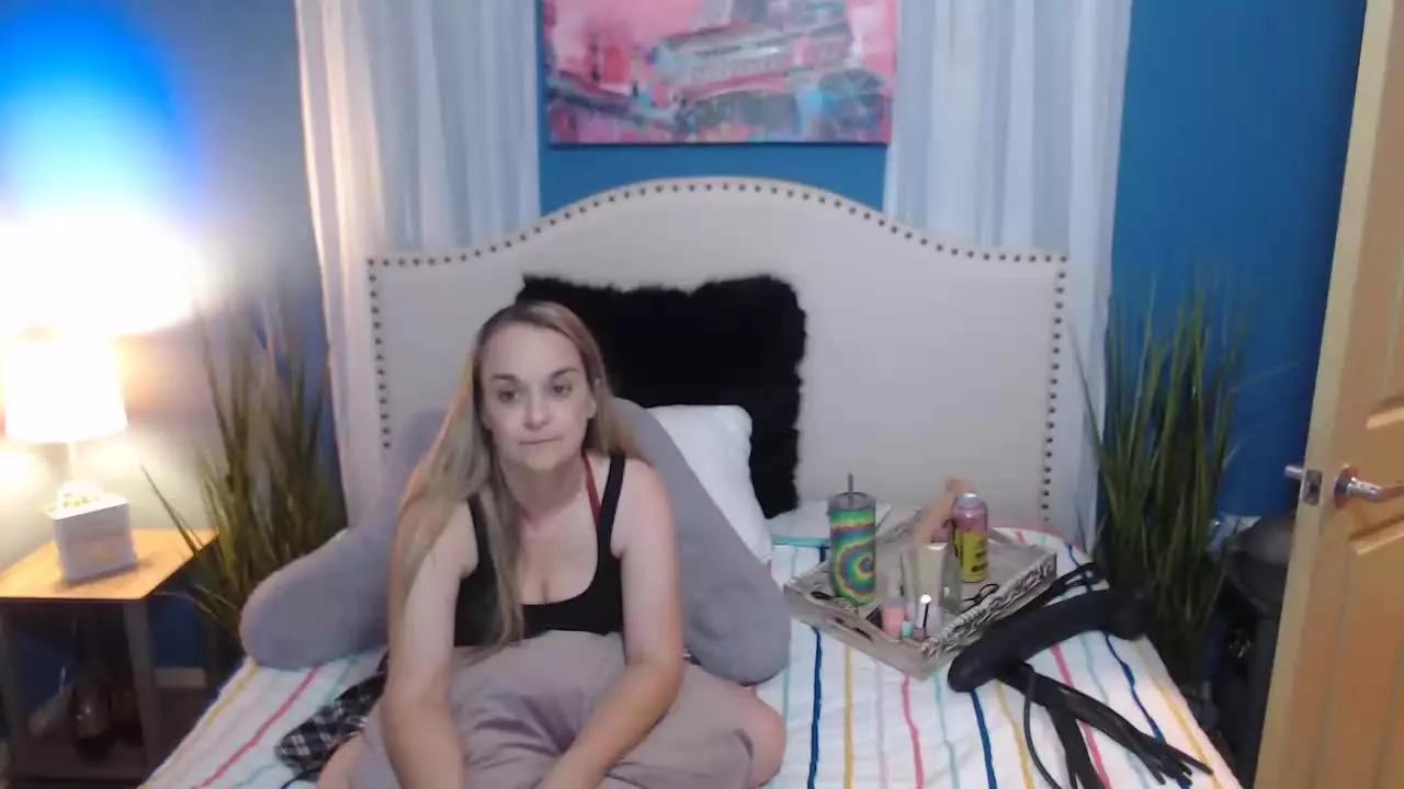 NaomiSky on Streamray 