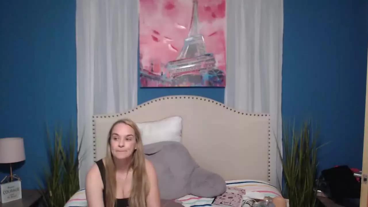NaomiSky on Streamray 