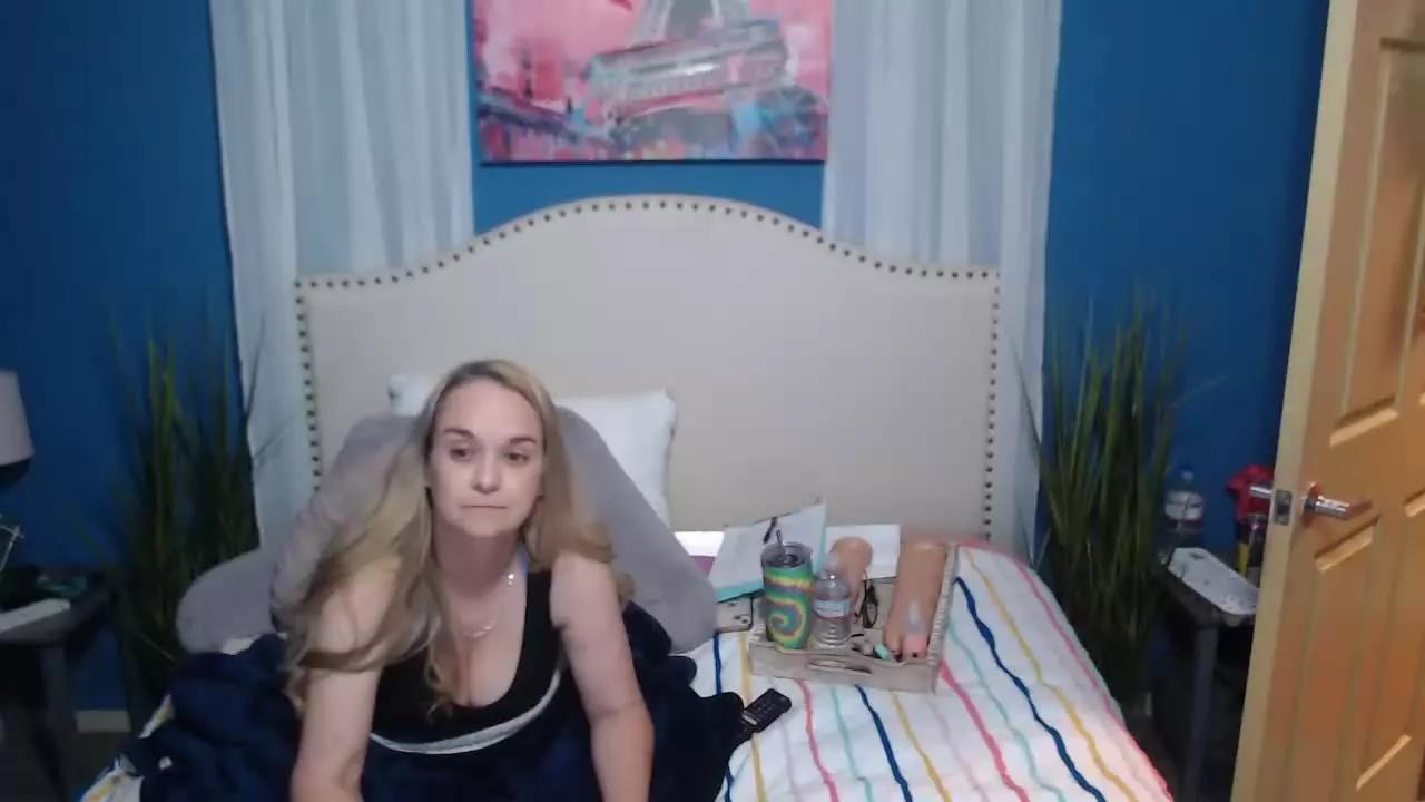 NaomiSky on Streamray 