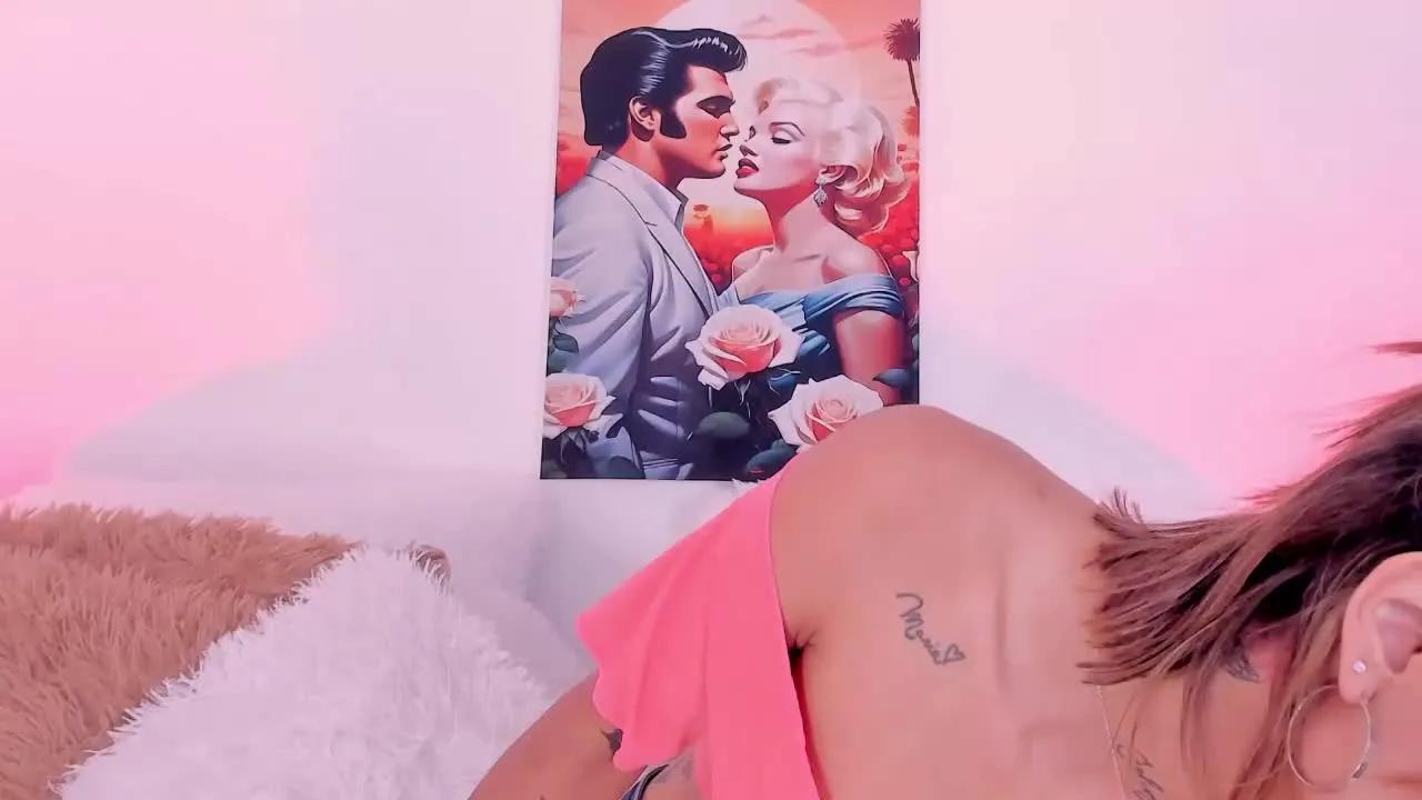 RoseeMonrooe on Streamray