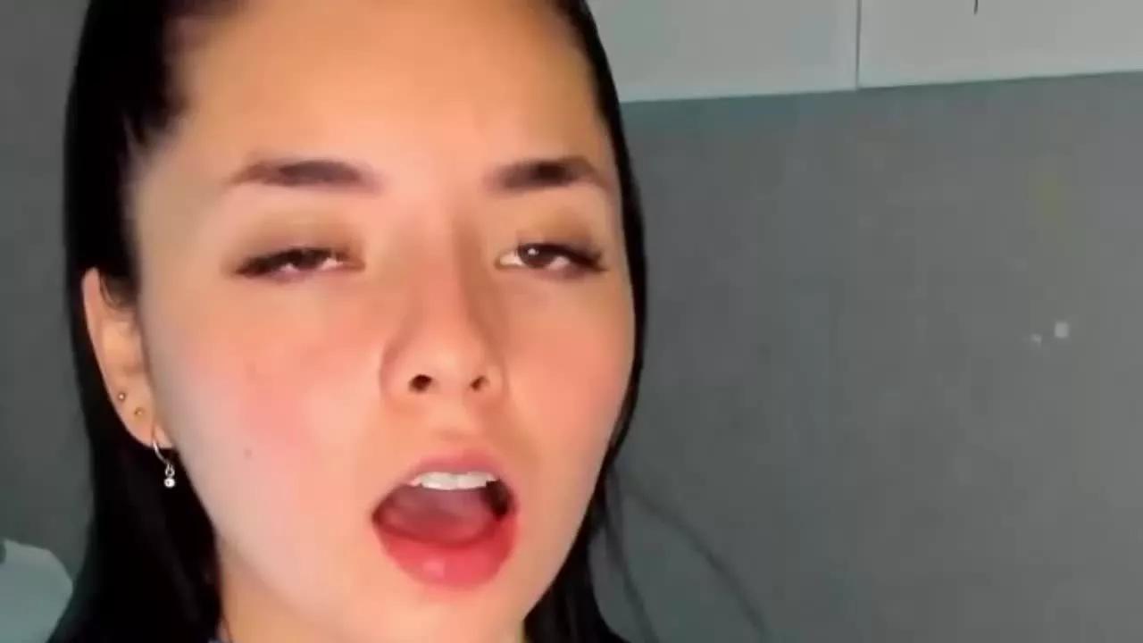 ScarletSquirt on Streamray 