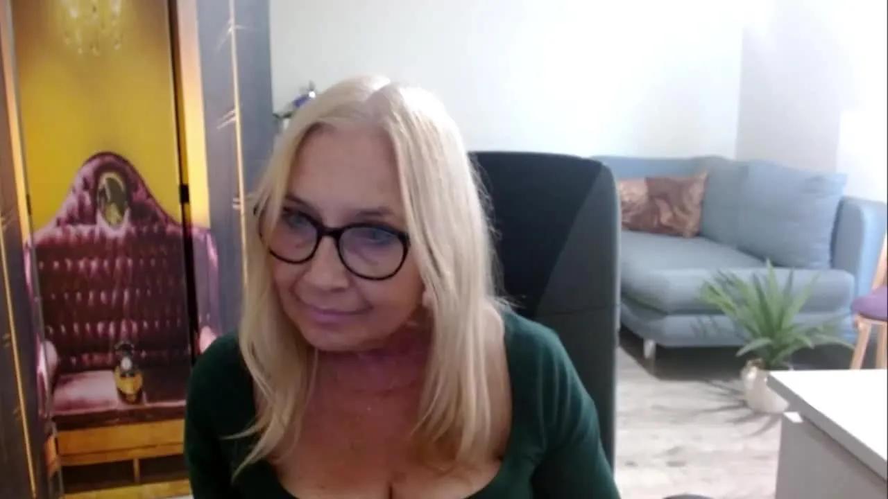 SofiaTease on Streamray