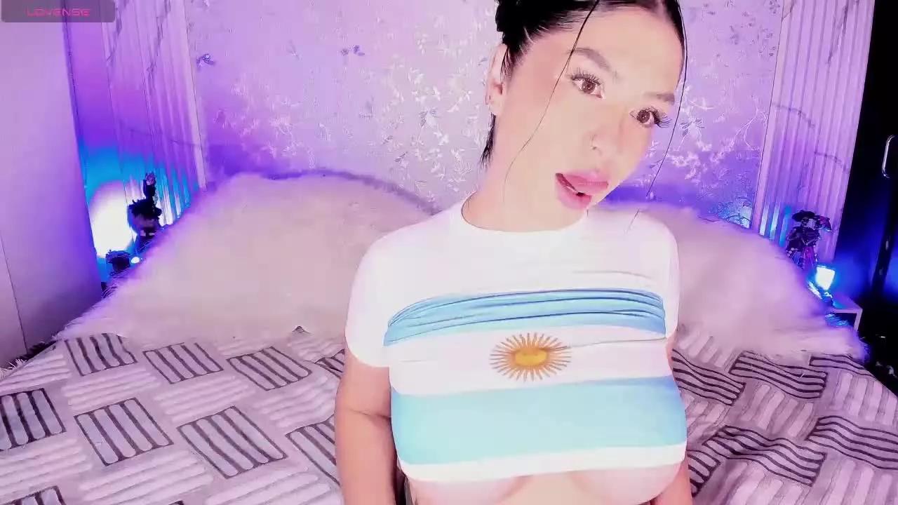 ThalianaSaenz1 on Streamray 