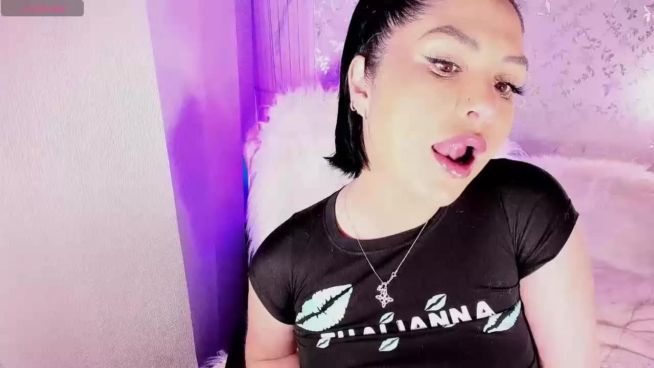 ThalianaSaenz1 on Streamray 
