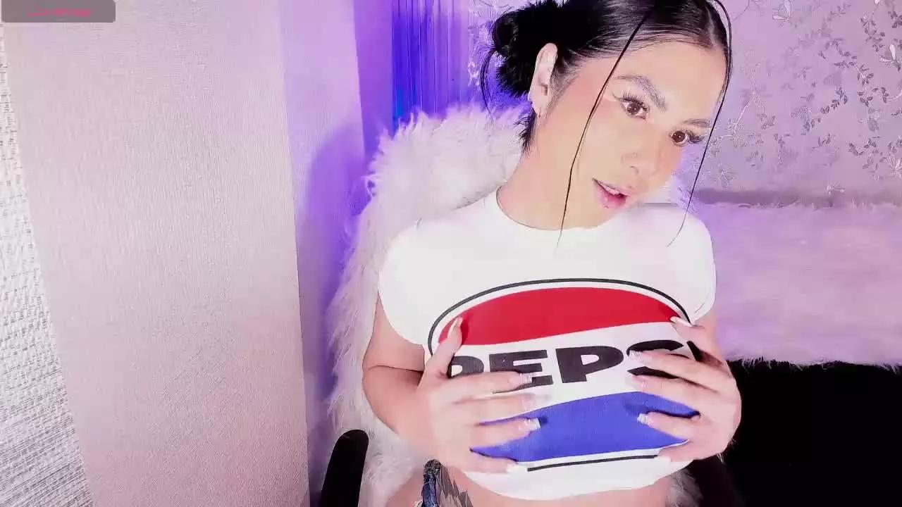 ThalianaSaenz1 on Streamray 