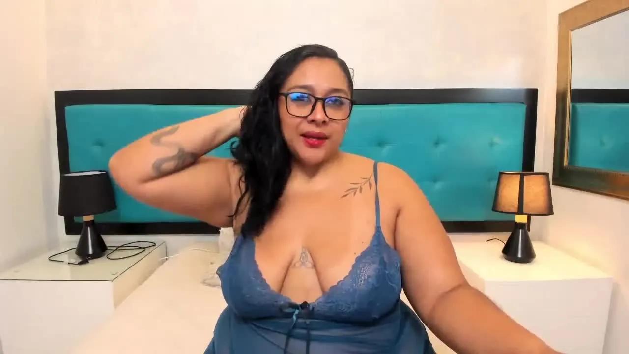 ViickyLee on Streamray 